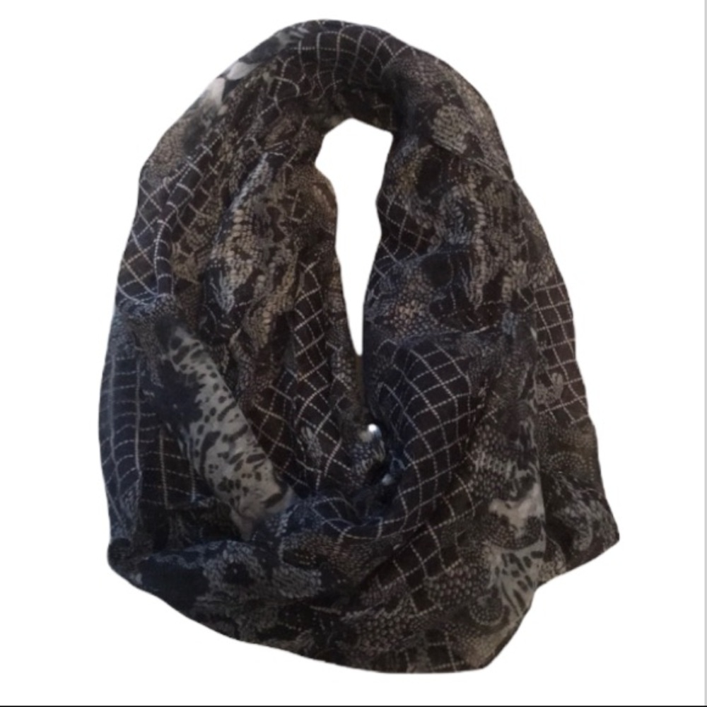 NWOT Infinity Scarf